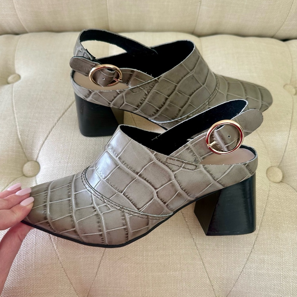 Black Crocodile Pattern Block Heel Mules